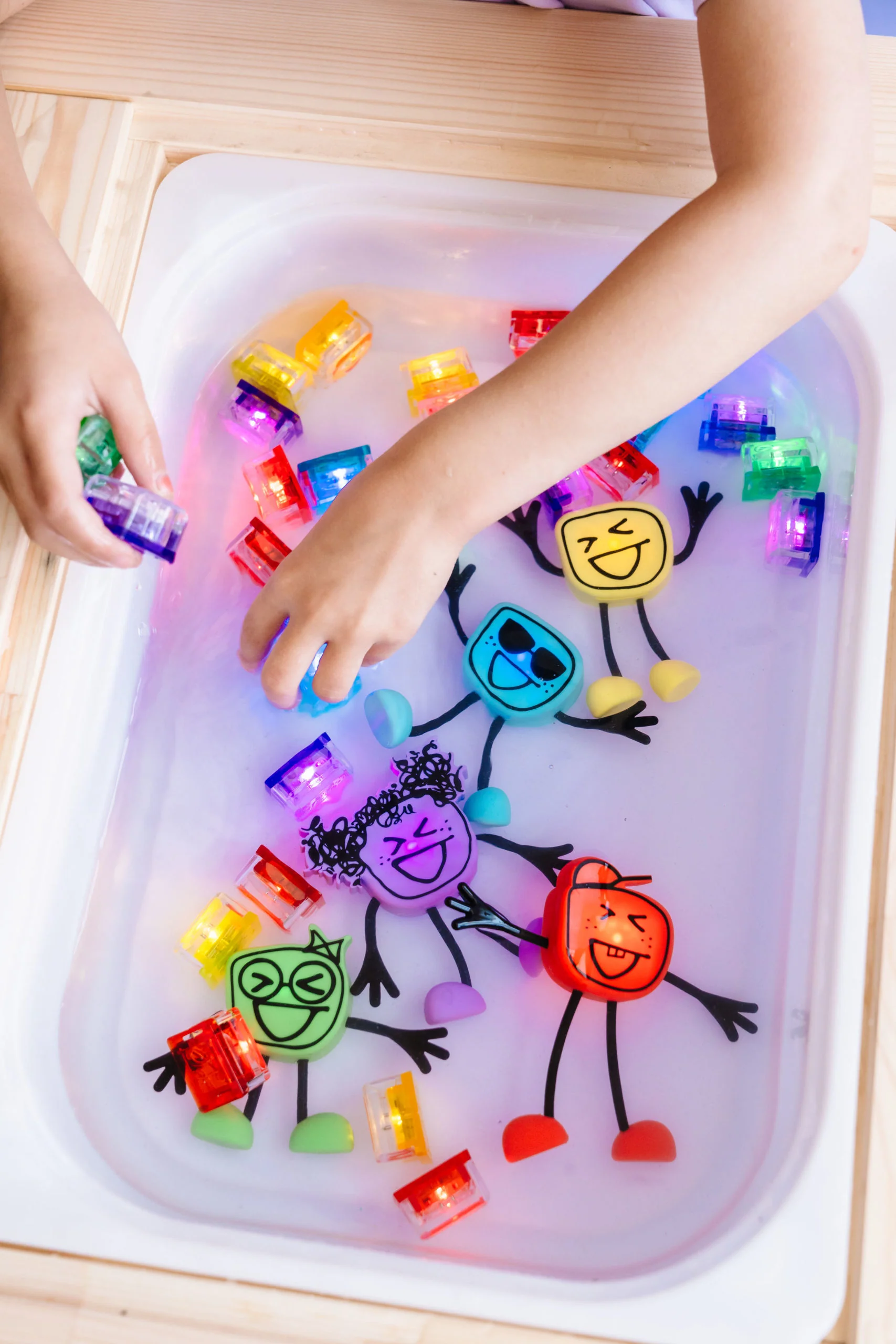 Glo Pals Alex Light Up Cubes (4 Pieces) - Image 5