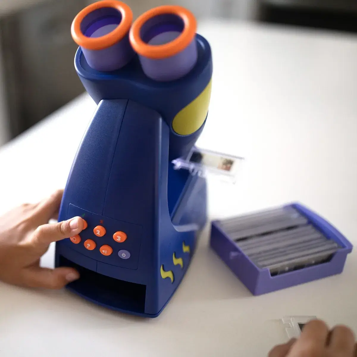 GeoSafari Jr Talking Microscope - Image 2