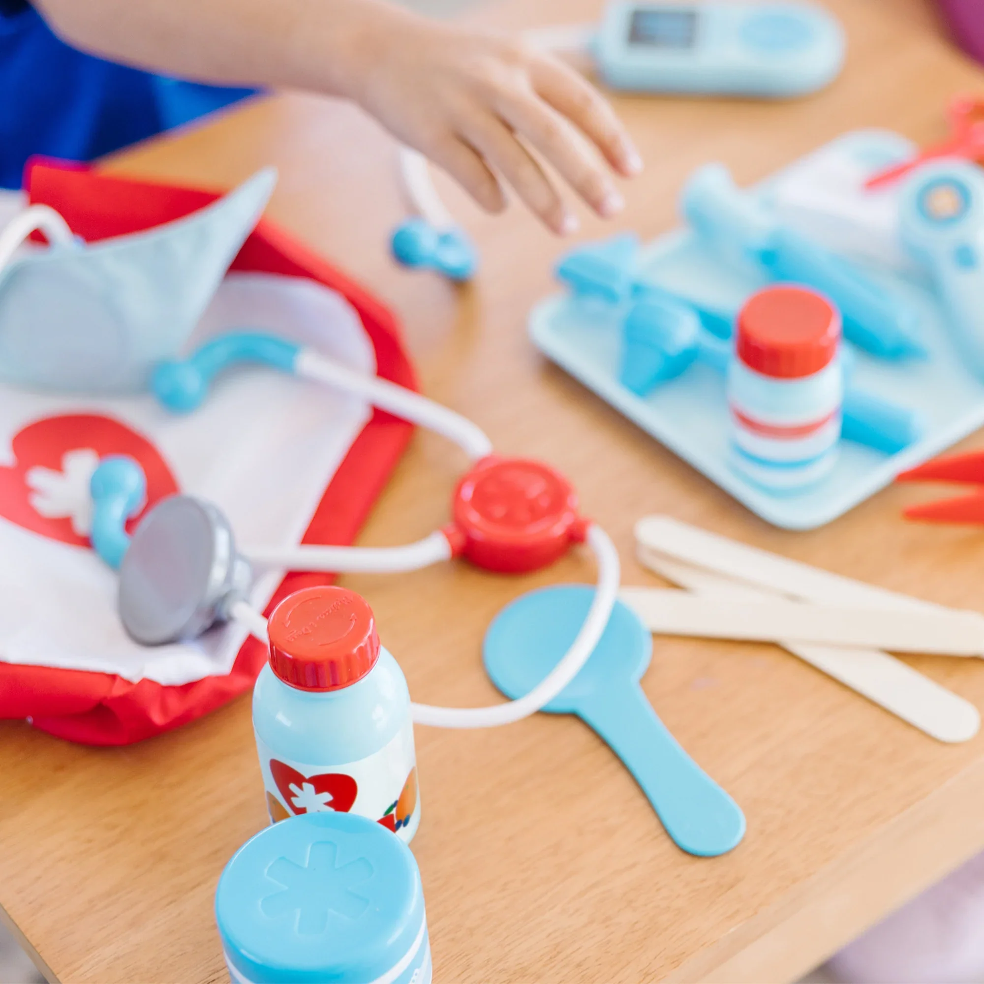 Melissa & Doug Get Well Soon Doctor Playset - Image 5