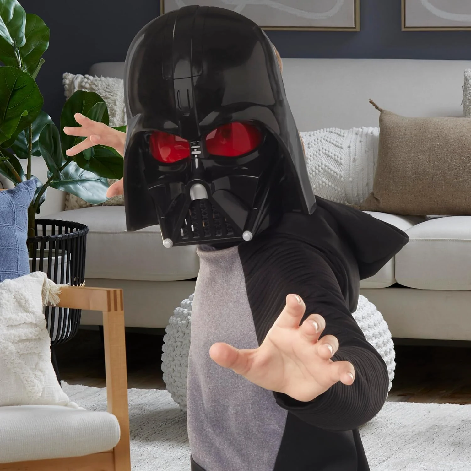 Star Wars Darth Vader Electronic Mask - Image 6