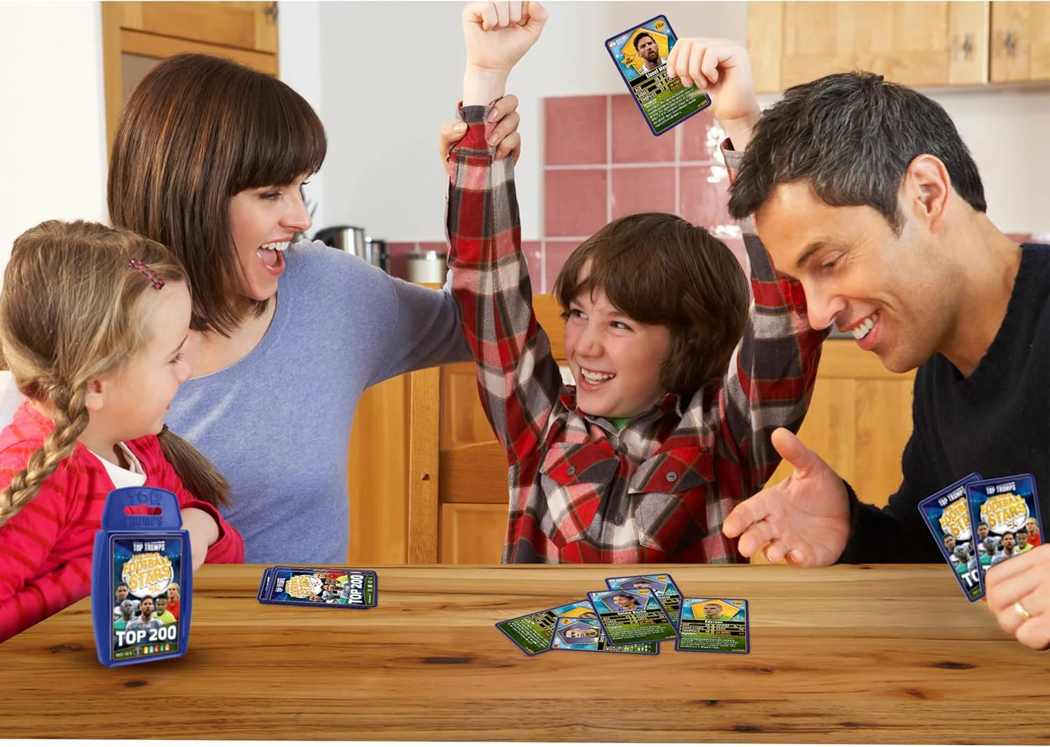 Top Trumps Football Stars Starter Kit - Image 7